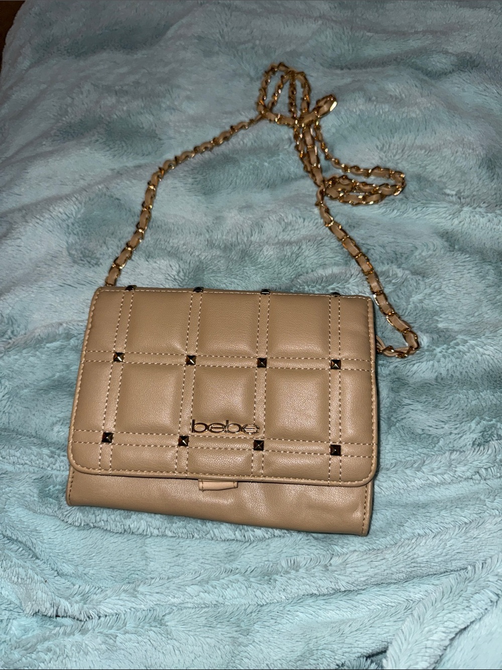 bebe Quilted Chain-Strap Crossbody in Taupe